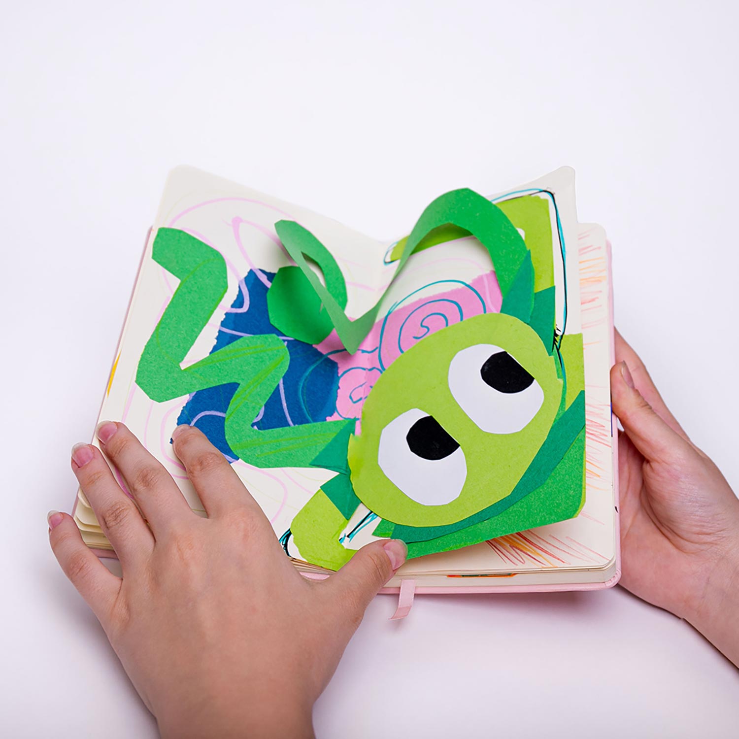 photo carnet de jouets en pop up 